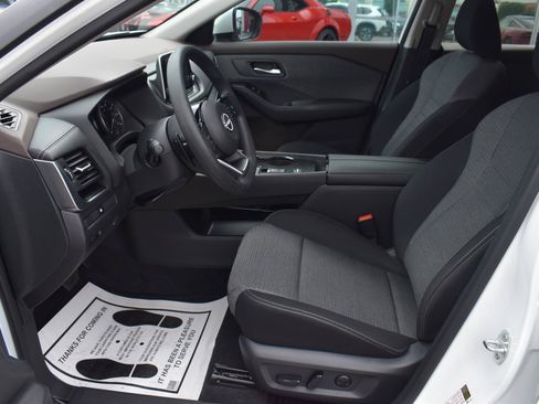 Used 2023 Nissan Rogue SV FWD image 24