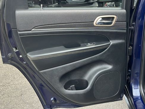 Used 2014 Jeep Grand Cherokee Limited image 27