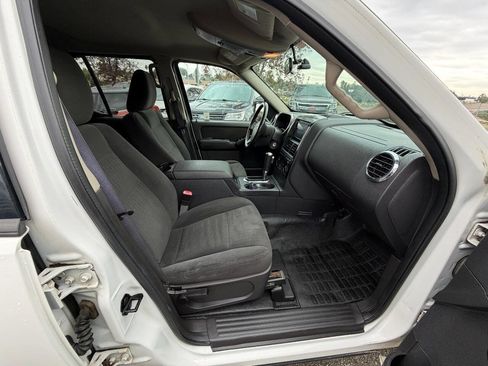 Used 2009 Ford Explorer Sport Trac XLT image 27