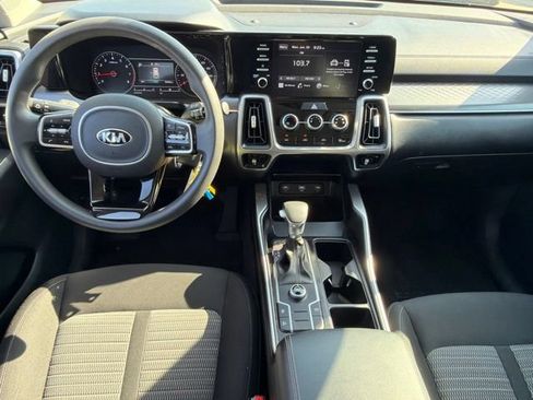 Used 2021 Kia Sorento LX FWD image 15