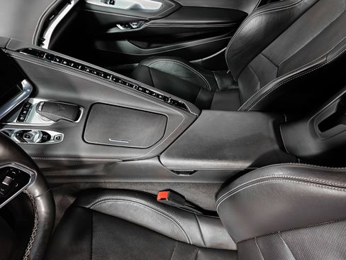 Used 2020 Chevrolet Corvette Stingray Preferred Cpe w/ 2LT Preferred Equipment Group image 23