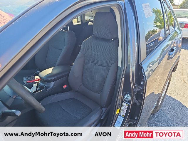 Used 2020 Toyota RAV4 LE AWD/4WD image 10