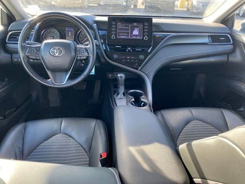 Used 2023 Toyota Camry SE image 6