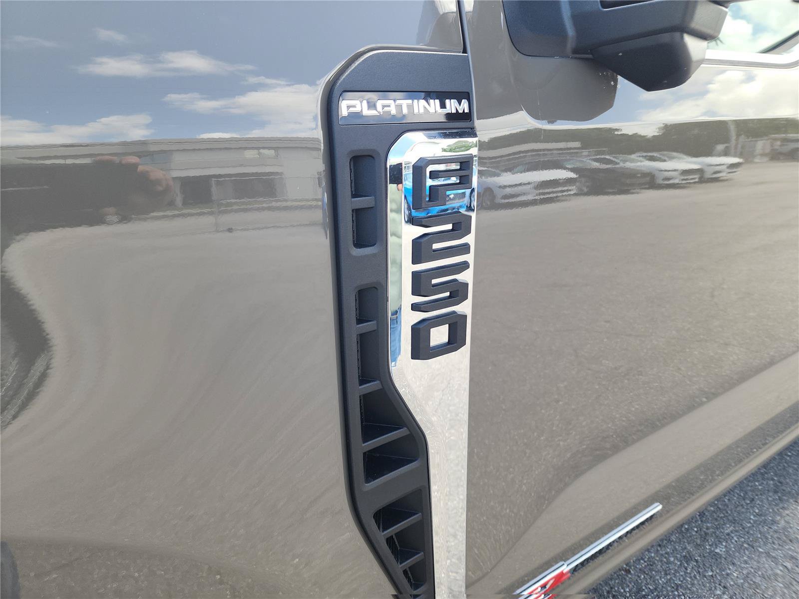 New 2026 Ford F250 Platinum w/ Platinum Plus Package AWD/4WD image 10