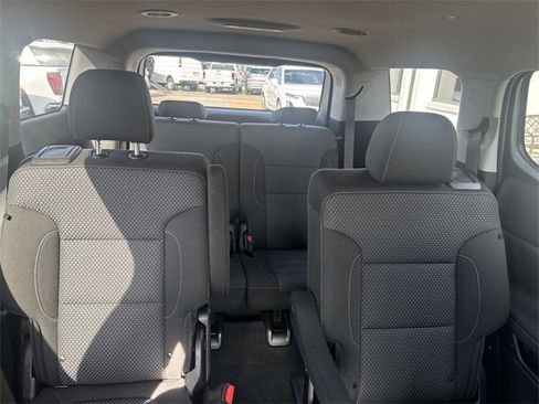 Used 2023 GMC Acadia SLE w/ Elevation Edition image 12