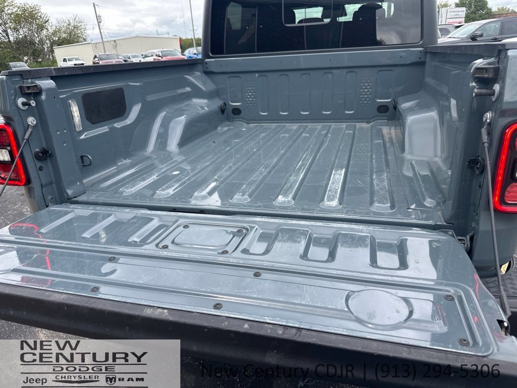 Used 2026 Jeep Gladiator Mojave AWD/4WD image 8