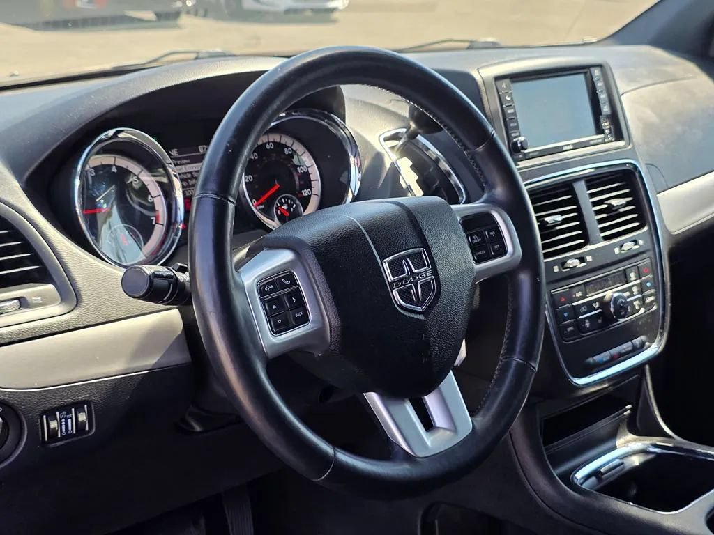 Used 2017 Dodge Grand Caravan GT FWD image 12