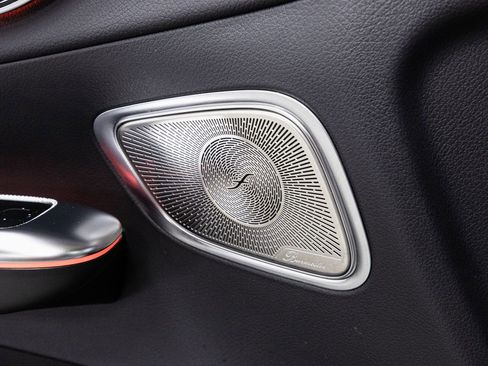 Certified 2025 Mercedes-Benz GLC 300 4MATIC w/ AMG Line image 7