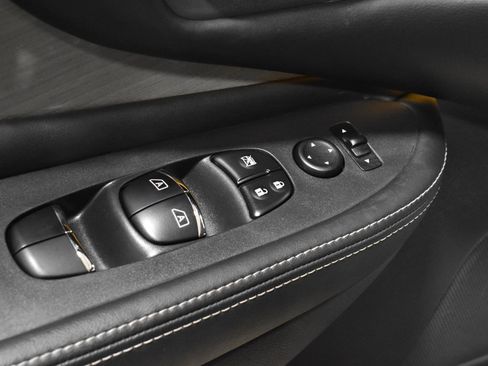 Used 2018 Nissan Murano Platinum image 12