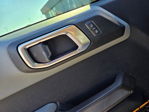 Used 2021 Ford Bronco Badlands image 22