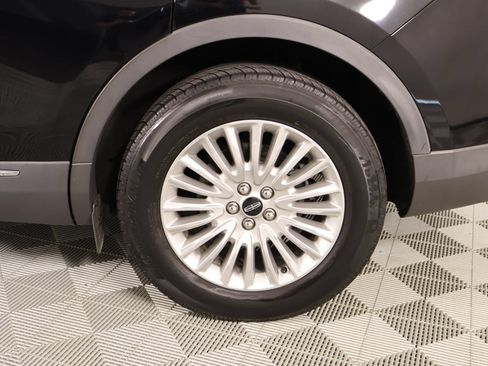 Used 2020 Lincoln Nautilus FWD image 17