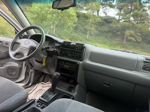 Used 2001 Honda Passport EX image 19