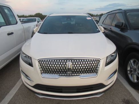 Used 2019 Lincoln MKC Reserve w/ MKC Climate Package FWD image 2