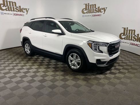 Used 2024 GMC Terrain SLE w/ Driver Convenience Package FWD image 1