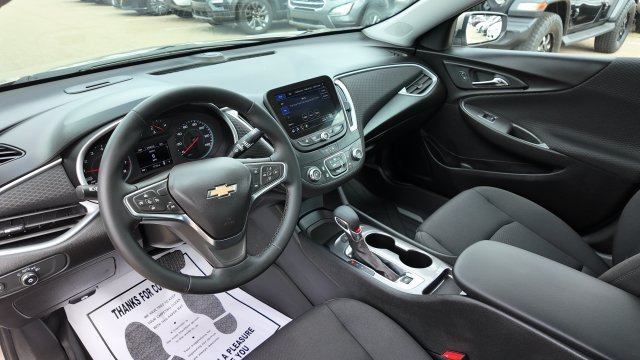 Used 2025 Chevrolet Malibu RS FWD image 11