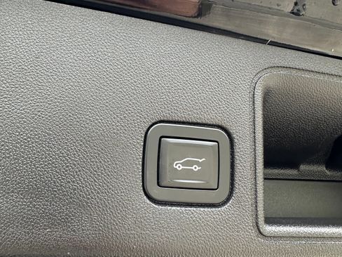 Used 2019 GMC Terrain SLT w/ Preferred Package AWD/4WD image 24