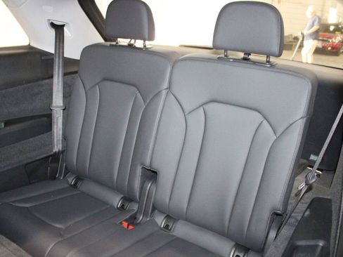 Used 2021 Audi Q7 2.0T Premium w/ Convenience Package image 16