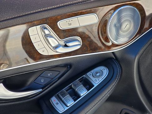 Used 2018 Mercedes-Benz GLC 300 4MATIC image 19
