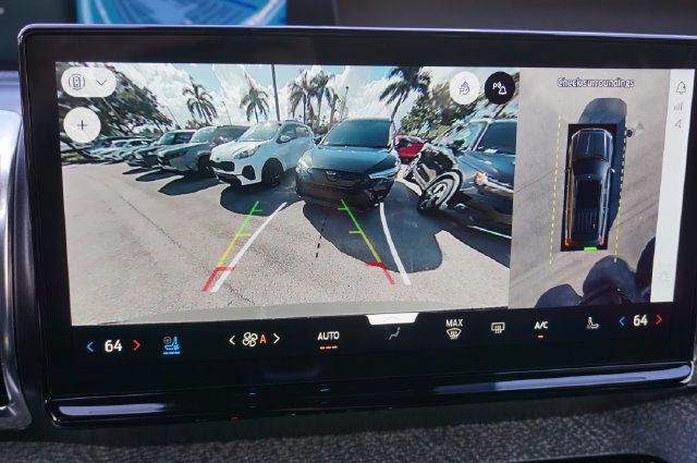 Used 2025 Ford Expedition Tremor AWD/4WD image 15