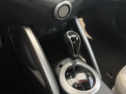 Used 2013 Hyundai Veloster w/ Style Pkg FWD image 21