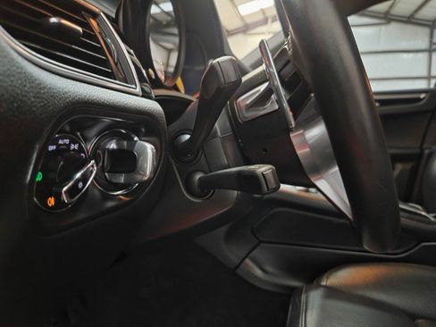 Used 2016 Porsche Macan S image 39