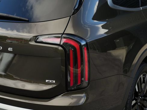 Used 2023 Kia Telluride SX Prestige AWD/4WD image 15