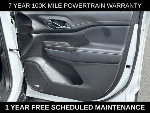Used 2020 GMC Acadia SLT FWD image 8