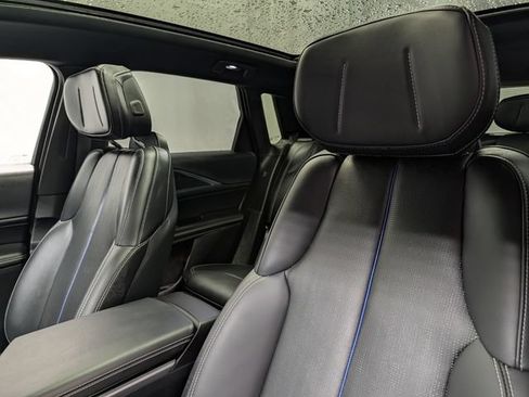 Certified 2024 Cadillac Lyriq Luxury AWD/4WD image 10
