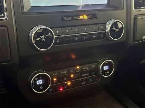 Used 2021 Ford Expedition Max Limited image 18