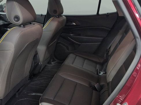 Used 2024 Chevrolet Trax ACTIV w/ Sunroof Package FWD image 17