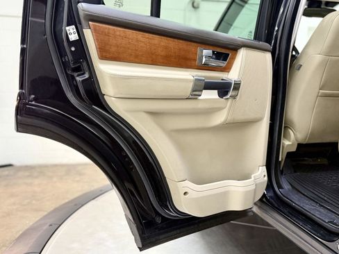 Used 2014 Land Rover LR4 HSE LUX AWD/4WD image 16