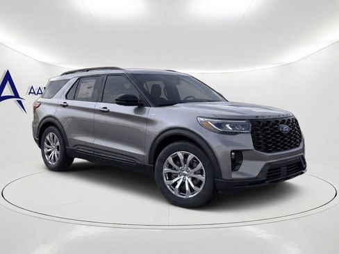 New 2025 Ford Explorer ST-Line w/ Premium Package RWD image 8