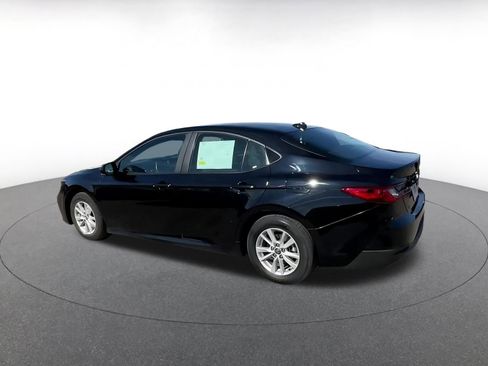 Used 2025 Toyota Camry LE image 10
