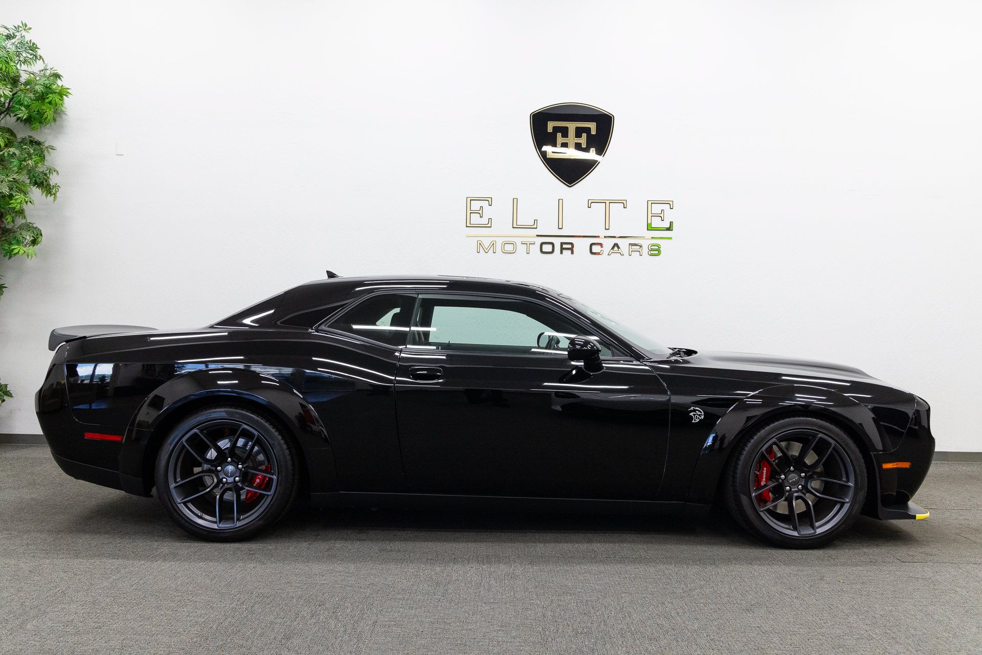 Used 2019 Dodge Challenger SRT Hellcat RWD image 10