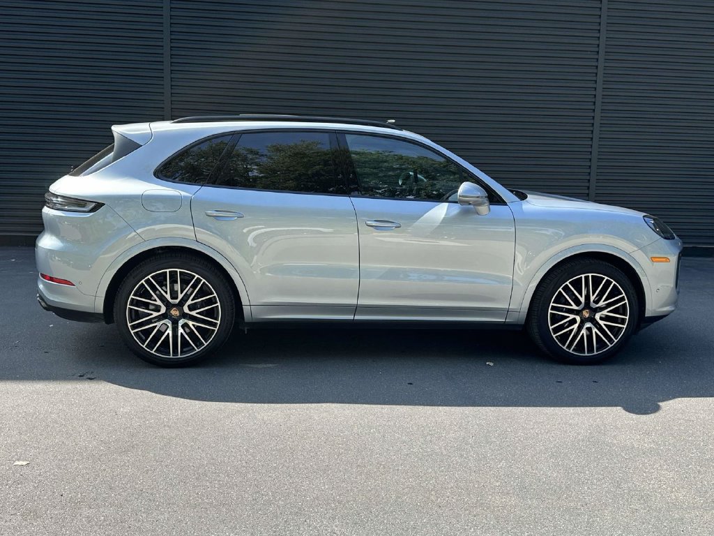 Certified 2026 Porsche Cayenne AWD/4WD image 6