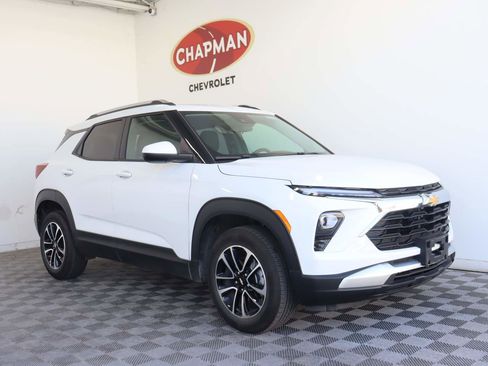 Certified 2025 Chevrolet TrailBlazer LT AWD/4WD image 1