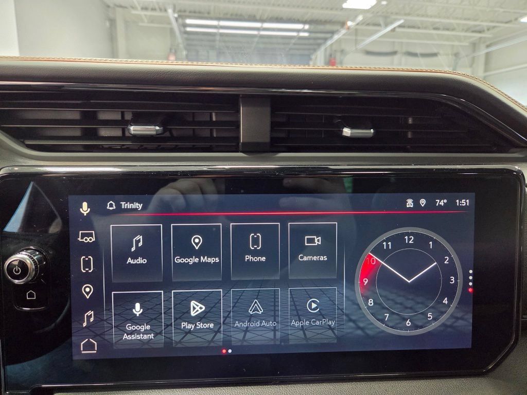 Used 2024 GMC Sierra 2500 AT4 w/ Technology Package AWD/4WD image 40