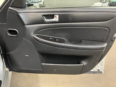 Used 2012 Hyundai Genesis 3.8 w/ Premium Pkg RWD image 11