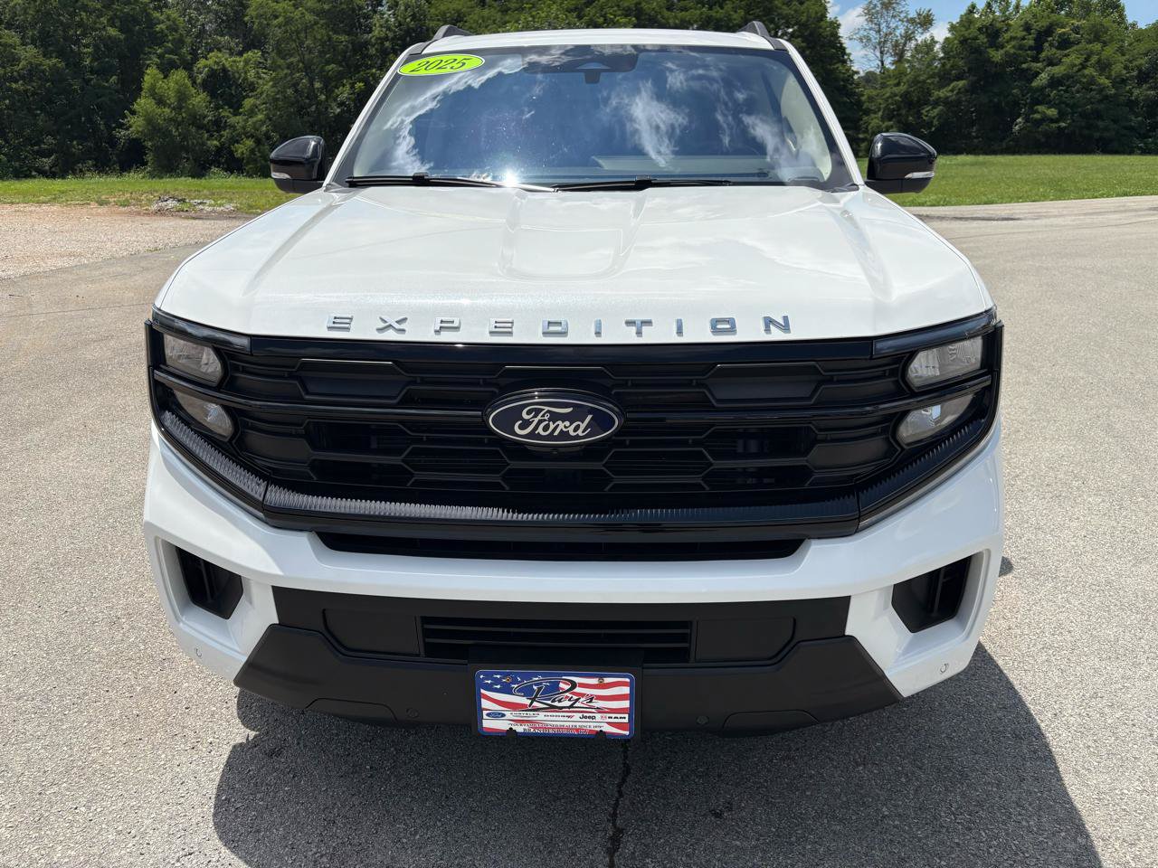 Used 2025 Ford Expedition Active AWD/4WD image 8