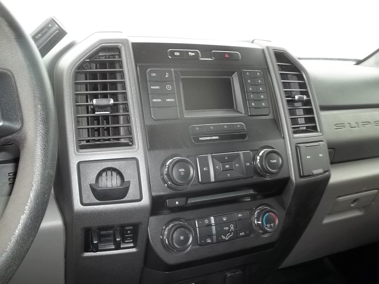 Used 2018 Ford F450 XL w/ Power Equipment Group AWD/4WD image 9