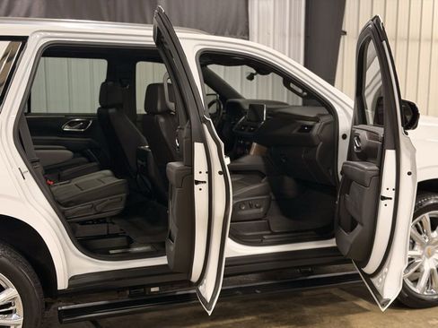 Used 2021 Chevrolet Tahoe High Country w/ Premium Package image 4
