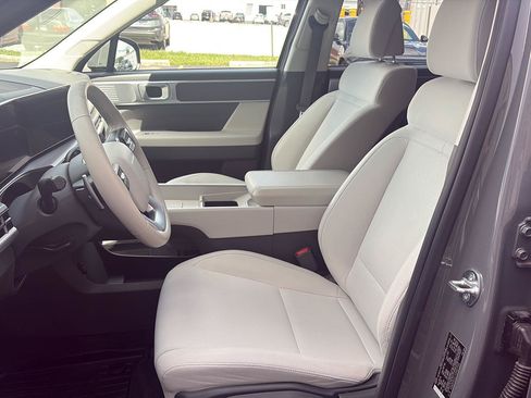 Used 2025 Hyundai Santa Fe SE AWD/4WD image 6