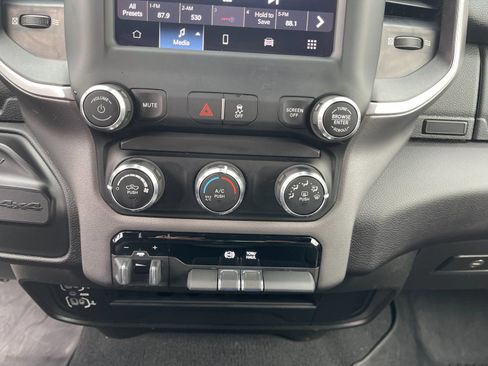 Used 2024 RAM 2500 Big Horn AWD/4WD image 21
