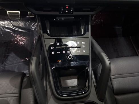 Used 2024 Porsche Cayenne S image 16