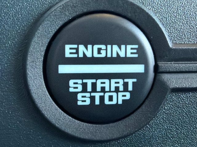 Used 2025 Ford Bronco Heritage Edition AWD/4WD image 31
