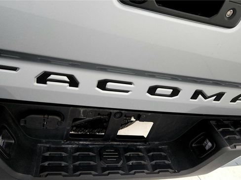 Certified 2023 Toyota Tacoma TRD Off-Road image 14