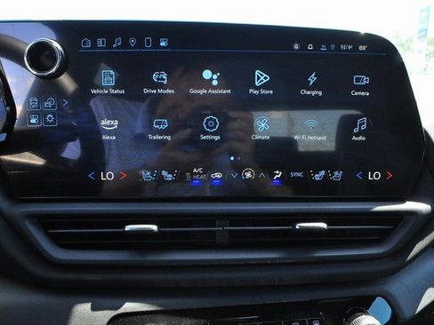 New 2025 Chevrolet Silverado EV LT image 21