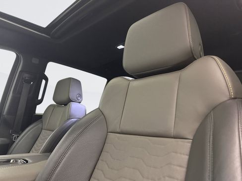 Used 2022 Chevrolet Silverado 1500 ZR2 image 8