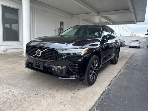 Used 2025 Volvo XC60 B5 Core AWD/4WD image 1