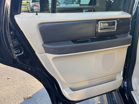 Used 2015 Lincoln Navigator 4WD w/ Equipment Group 101A Reserve image 17